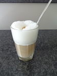 Soja-Latte-Macchiato (Bild: Athena Tsatsamba Welsch)